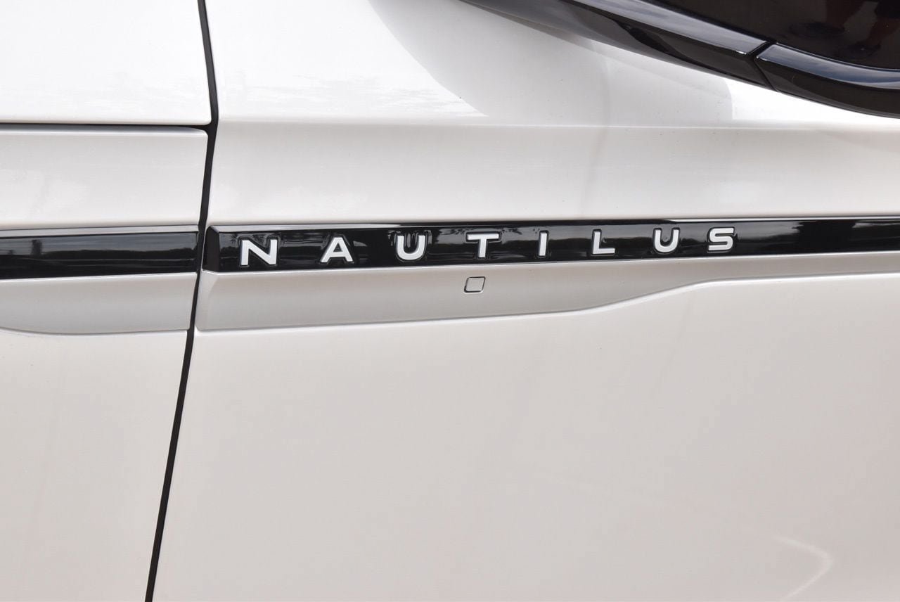 New 2026 Lincoln Nautilus Premier AWD/4WD image 41