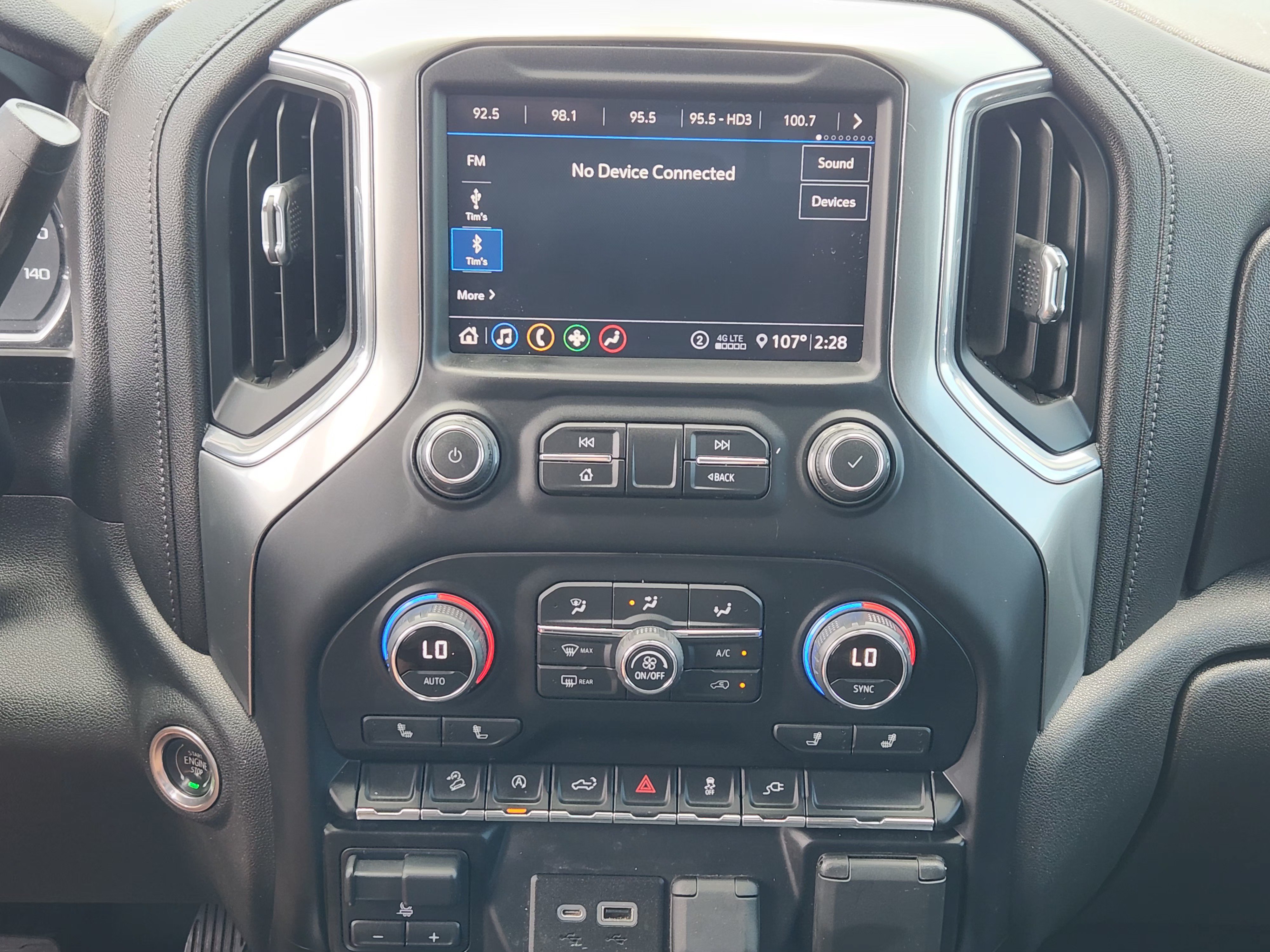 Used 2020 Chevrolet Silverado 1500 RST AWD/4WD image 18