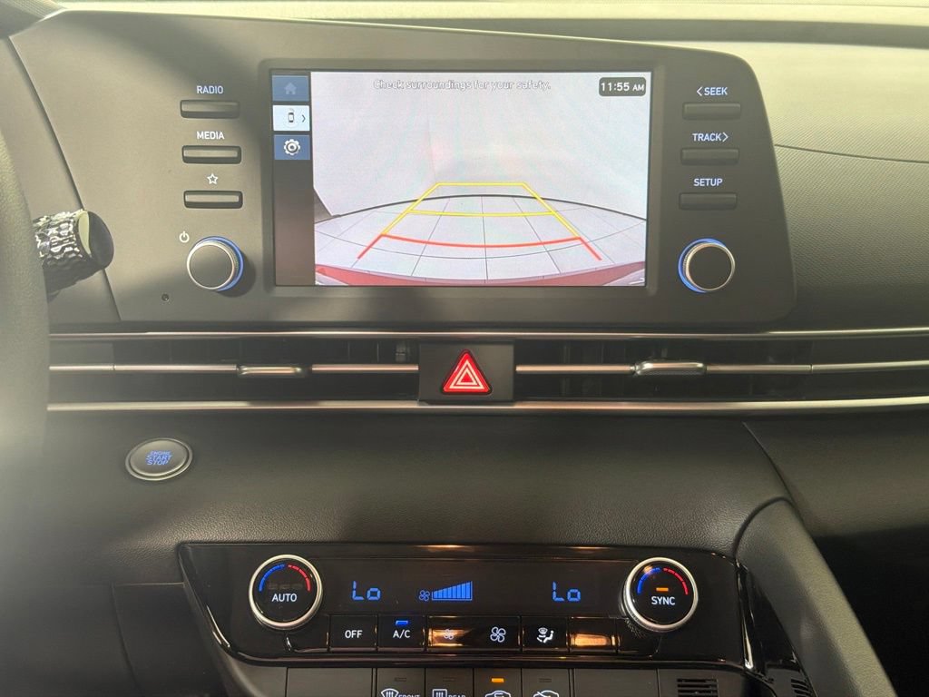 Certified 2025 Hyundai Elantra Hybrid FWD image 19