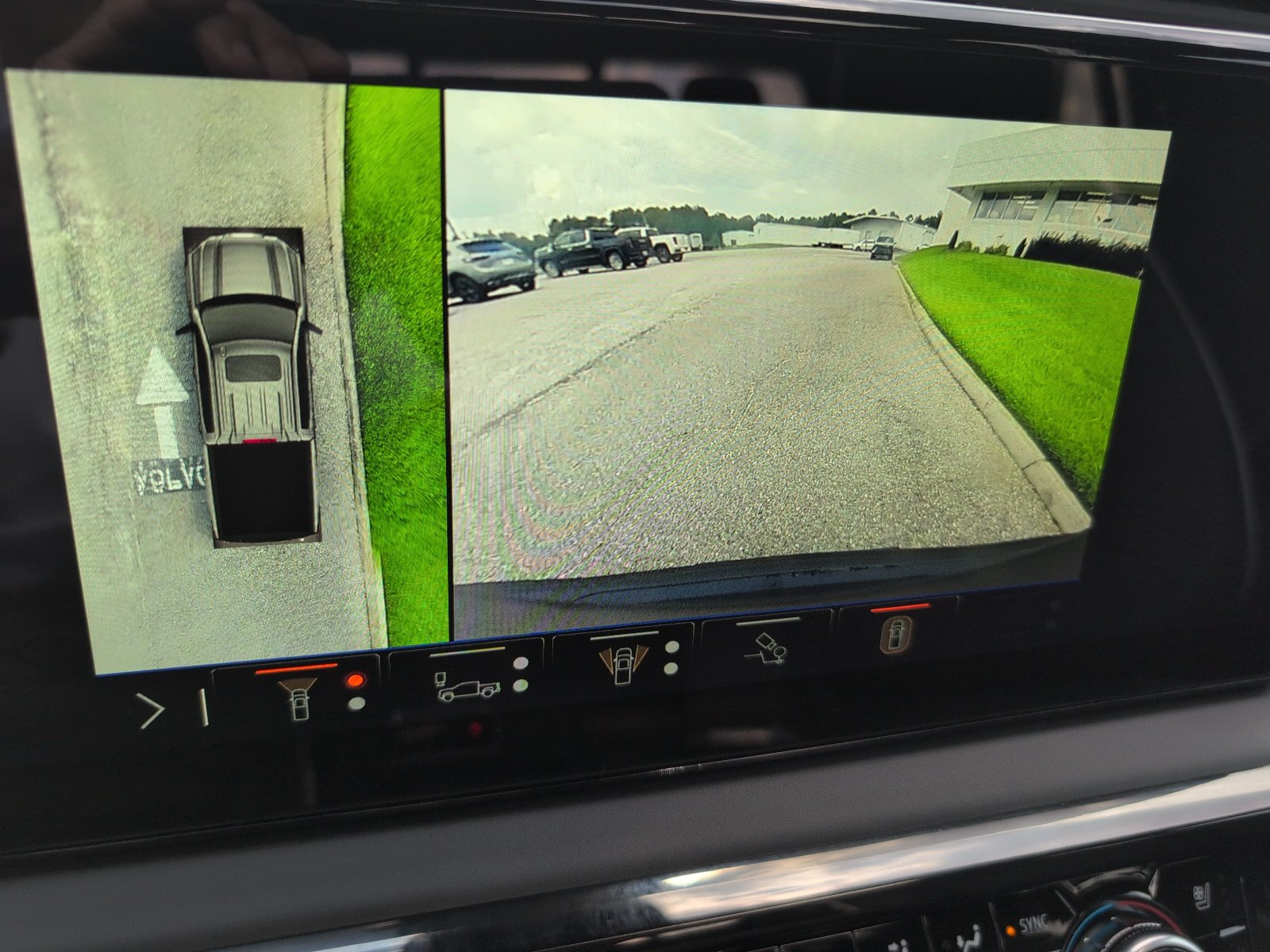 Used 2025 GMC Sierra 1500 AT4X AWD/4WD image 40