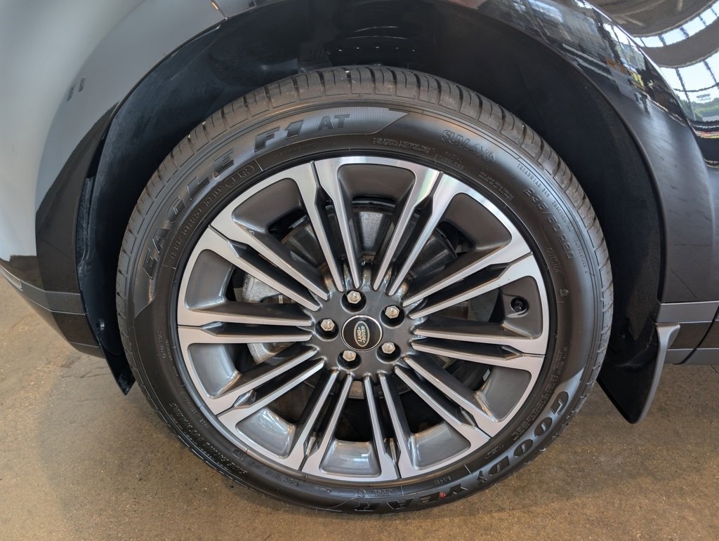 Used 2025 Land Rover Range Rover Evoque S image 9