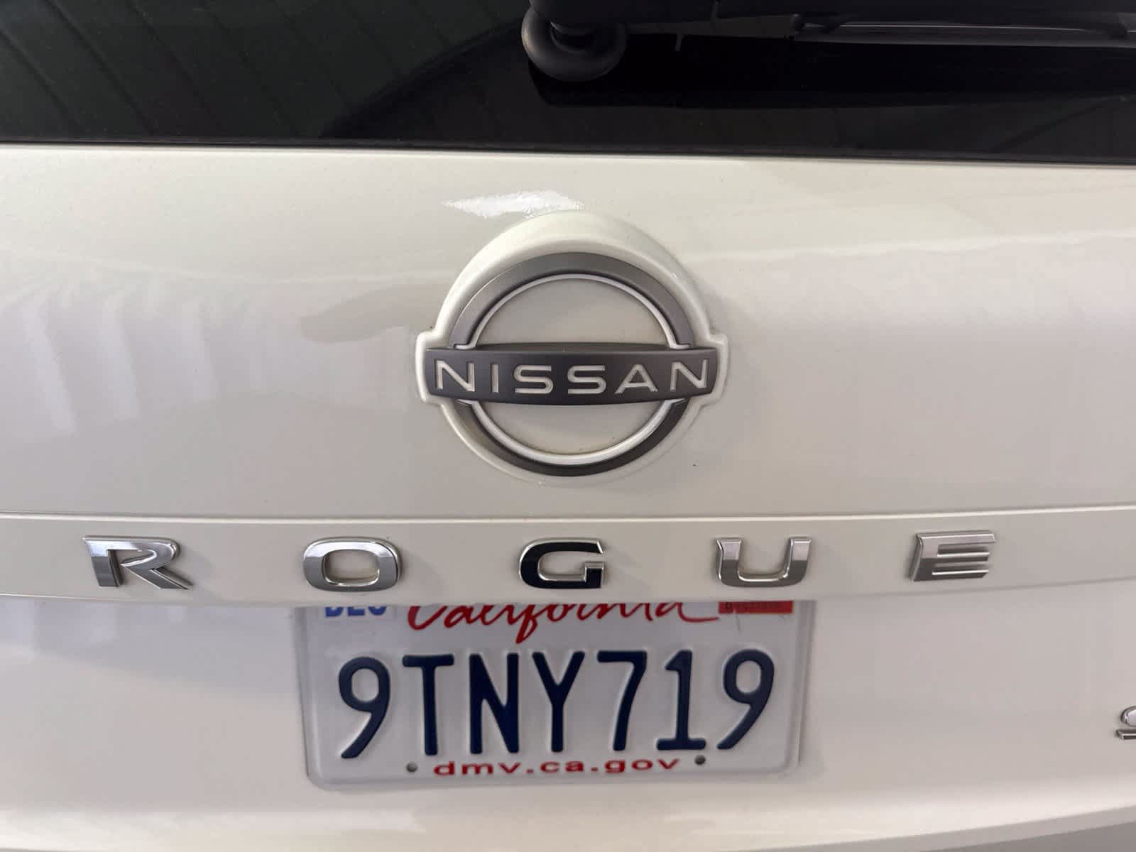 Used 2022 Nissan Rogue SV FWD image 12