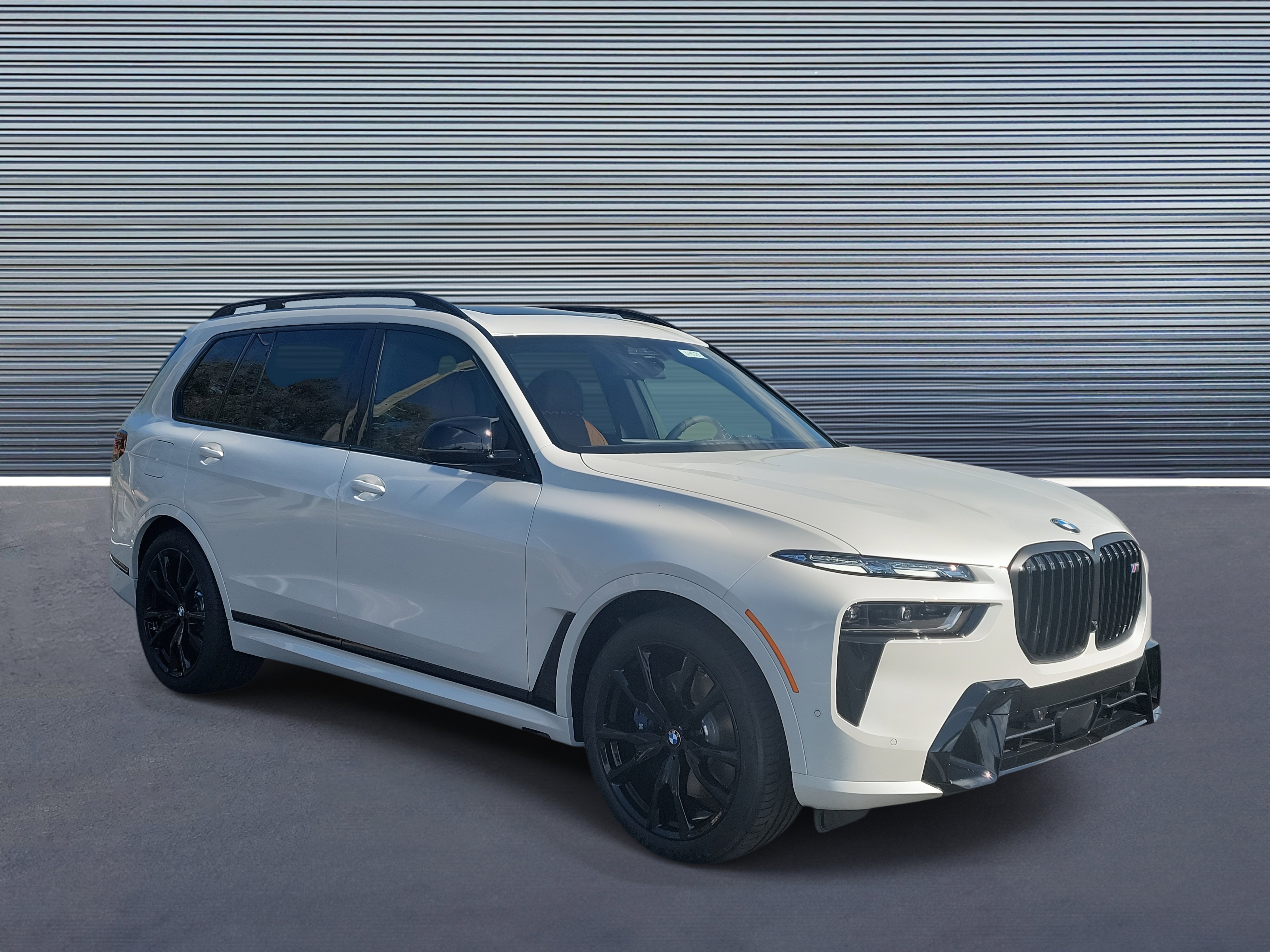 New 2026 BMW X7 M60i image 2
