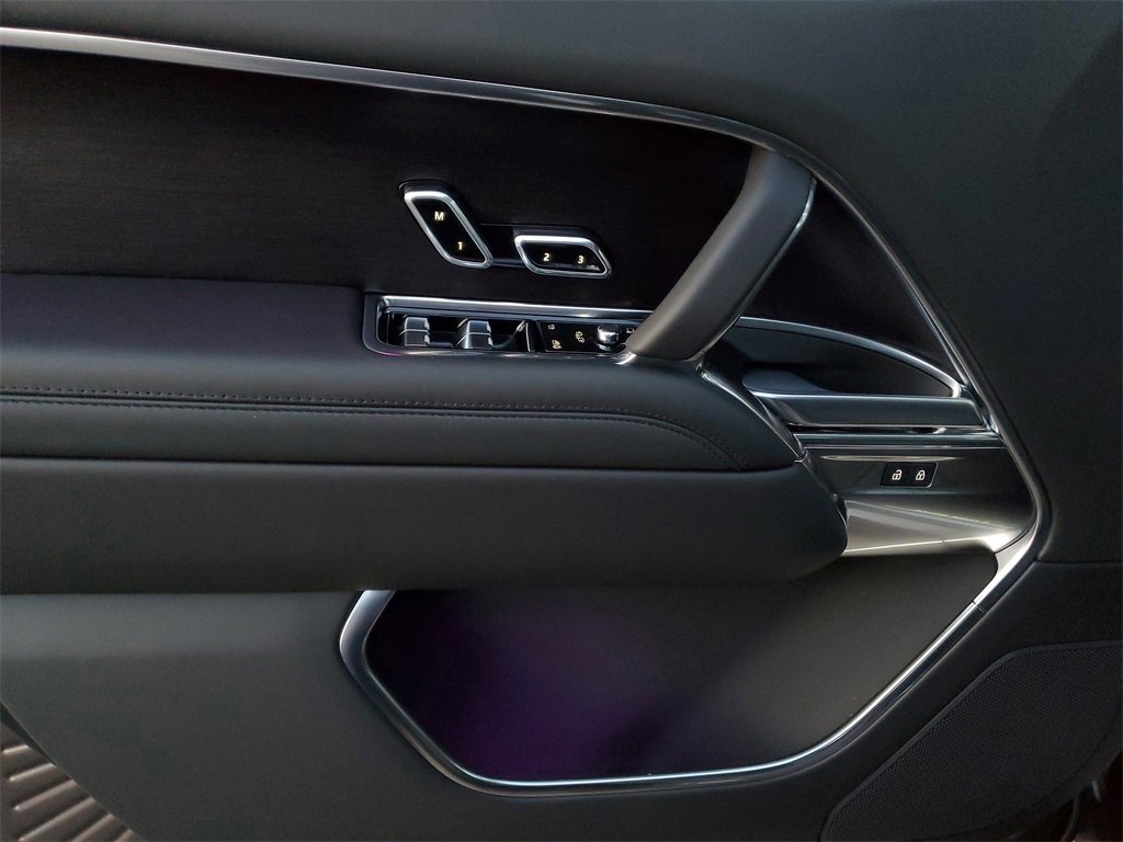 New 2025 Land Rover Range Rover SE image 9