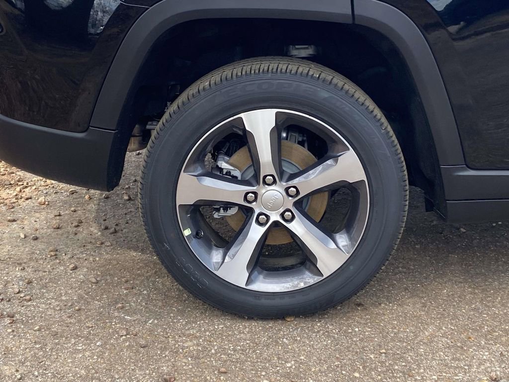 New 2026 Jeep Grand Cherokee Limited w/ Luxury Tech Group II image 8