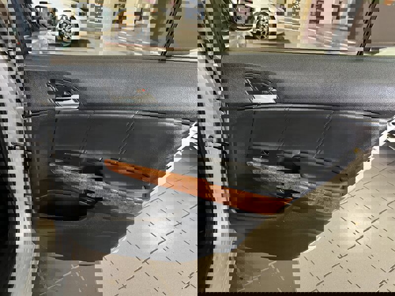 Used 2012 Honda Accord EX-L image 25