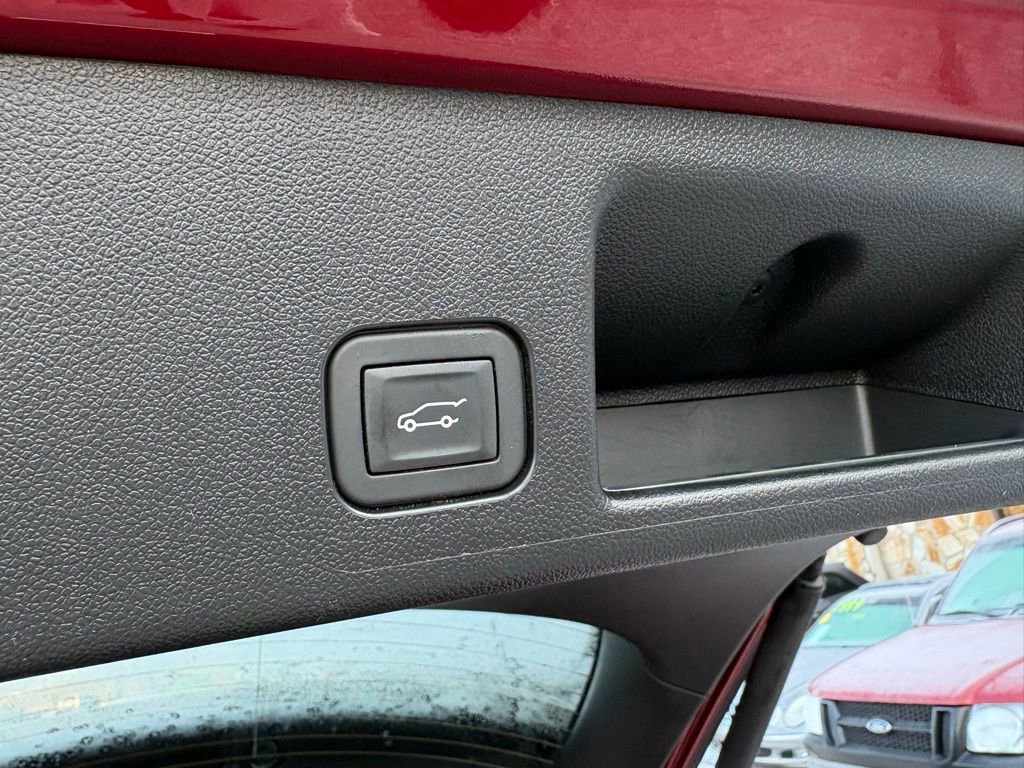 Used 2025 Chevrolet Equinox EV RS image 16