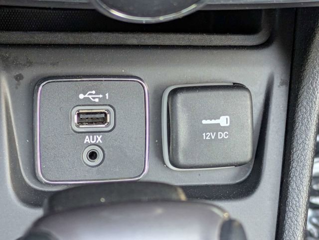 Used 2019 Jeep Cherokee Latitude Plus image 22