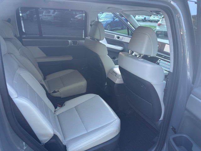 Used 2024 Hyundai Santa Fe Calligraphy AWD/4WD image 16