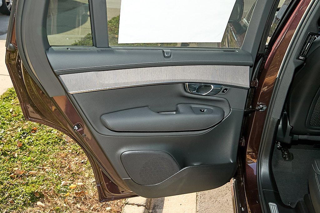 New 2026 Volvo XC90 B5 Ultra w/ Protection Package image 18