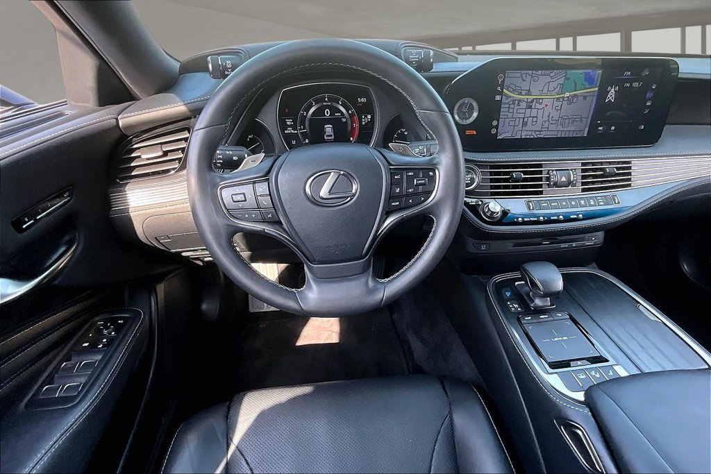 Used 2022 Lexus LS 500 w/ Accessory Package (Z2) RWD image 8