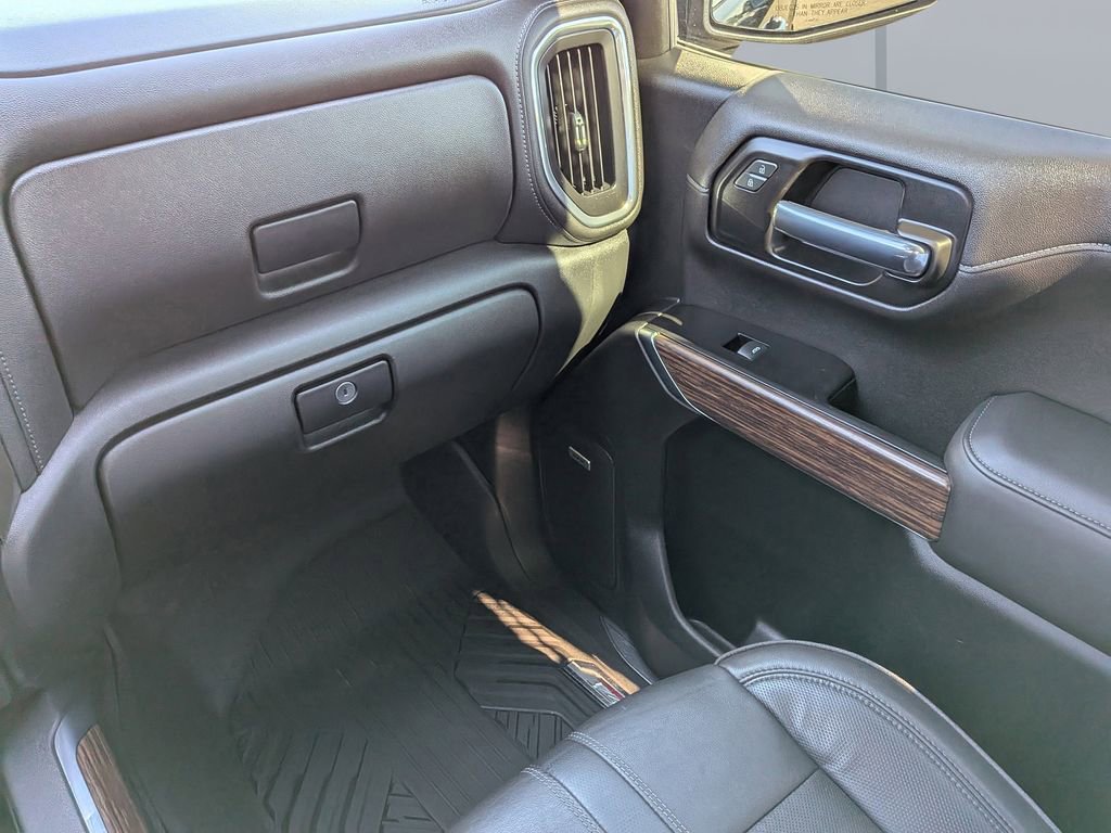 Used 2020 Chevrolet Silverado 1500 High Country w/ Technology Package image 17