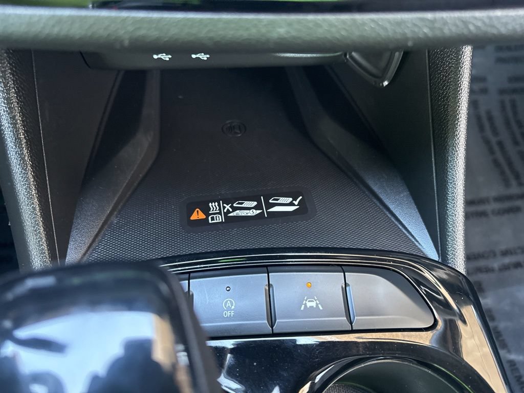 Used 2025 Buick Envista Avenir FWD image 32