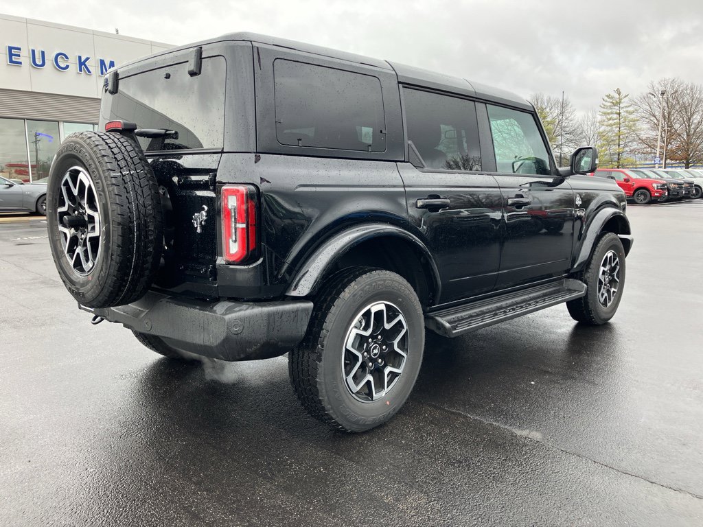 Used 2025 Ford Bronco Outer Banks image 9
