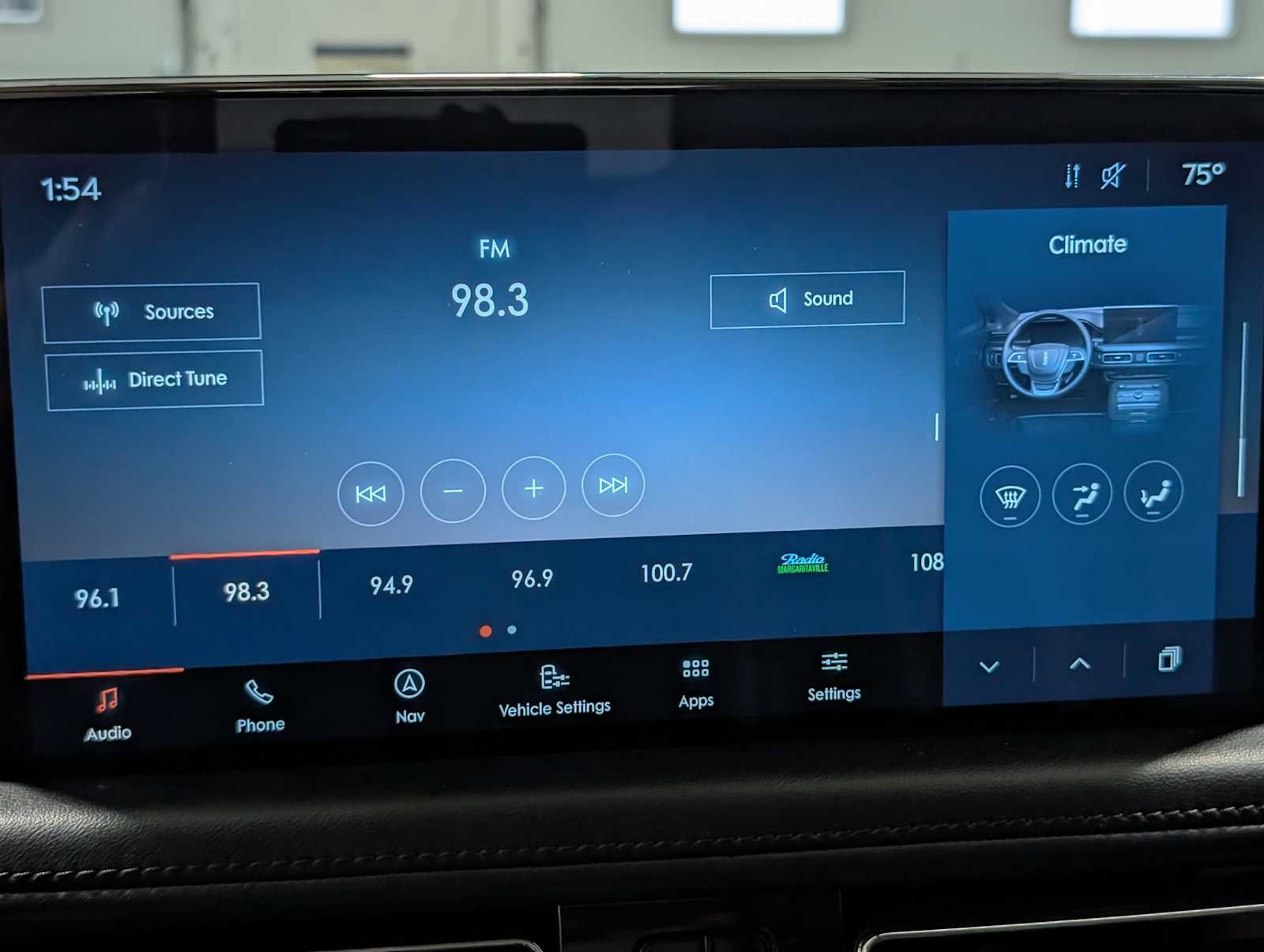 Used 2022 Lincoln Nautilus AWD w/ Premium Package image 24