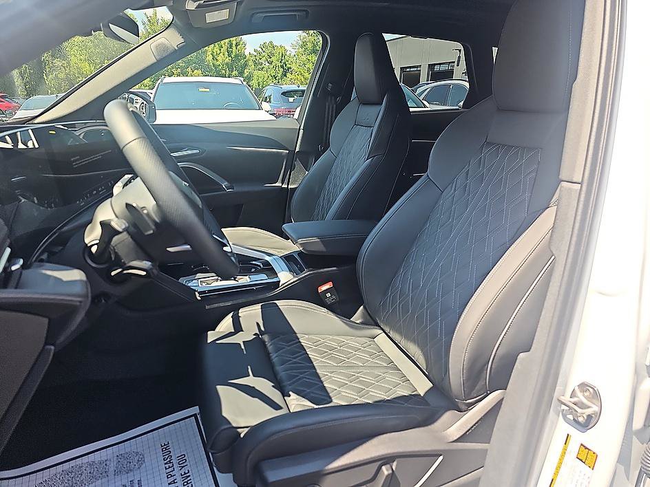 Used 2025 Audi SQ5 Prestige AWD/4WD image 15