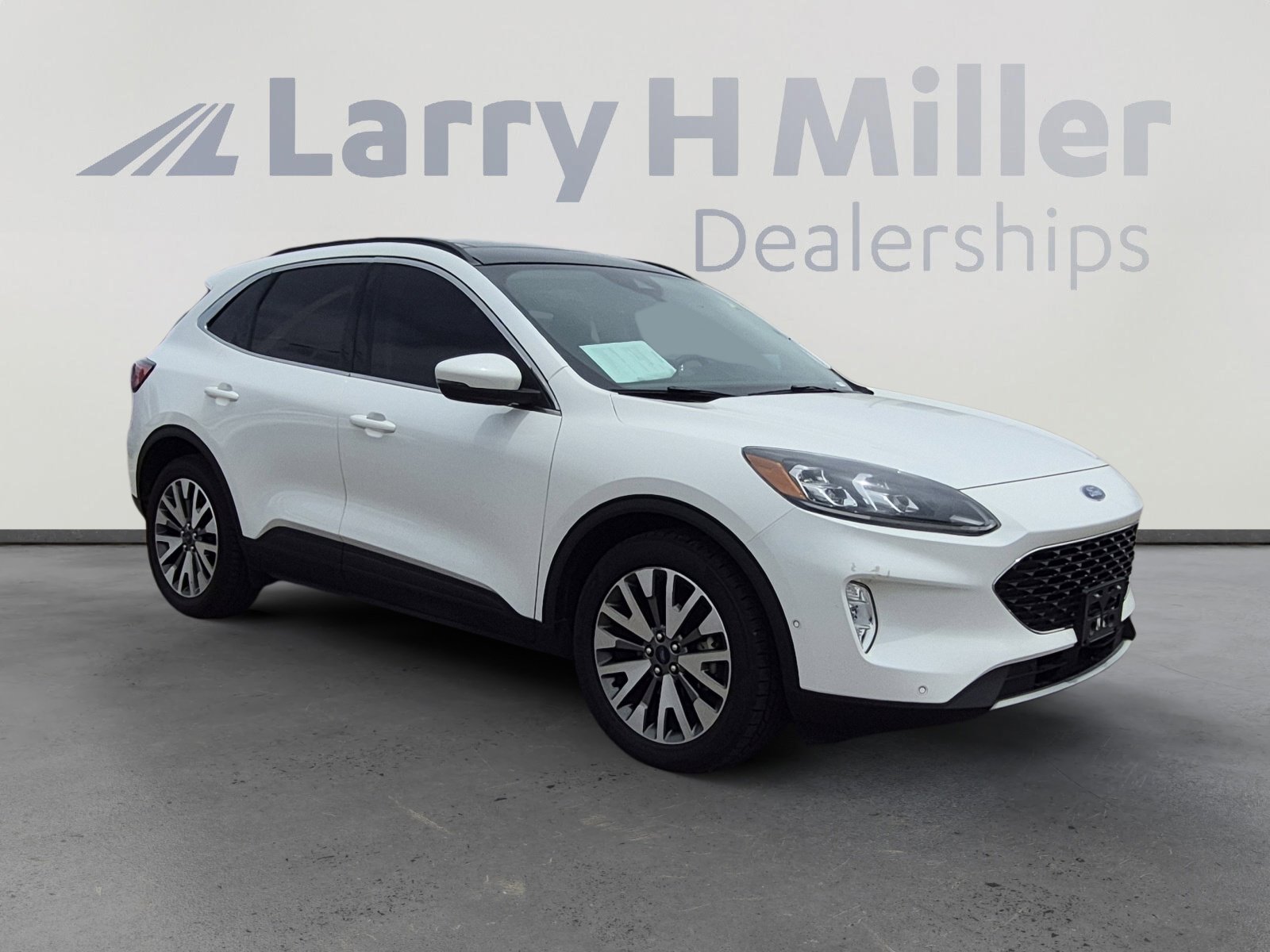 Used 2020 Ford Escape Titanium w/ Titanium Premium Package 2.0 AWD/4WD image 7