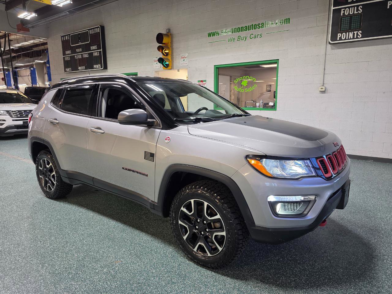 Used 2019 Jeep Compass Trailhawk w/ Leather Interior Group AWD/4WD image 4