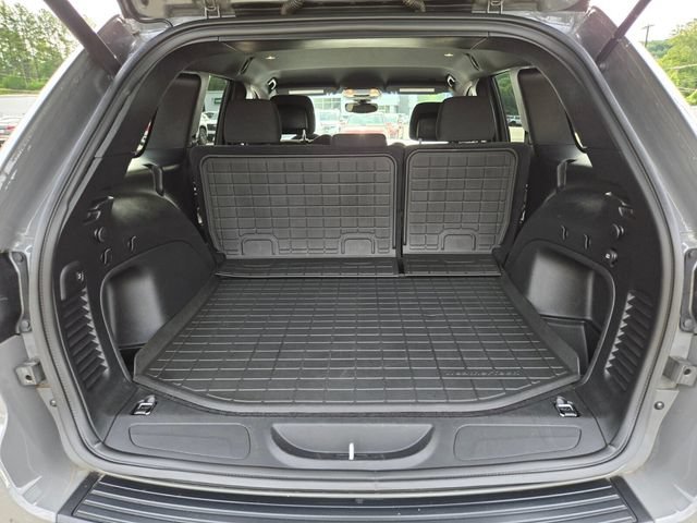 Used 2021 Jeep Grand Cherokee Freedom Edition AWD/4WD image 16