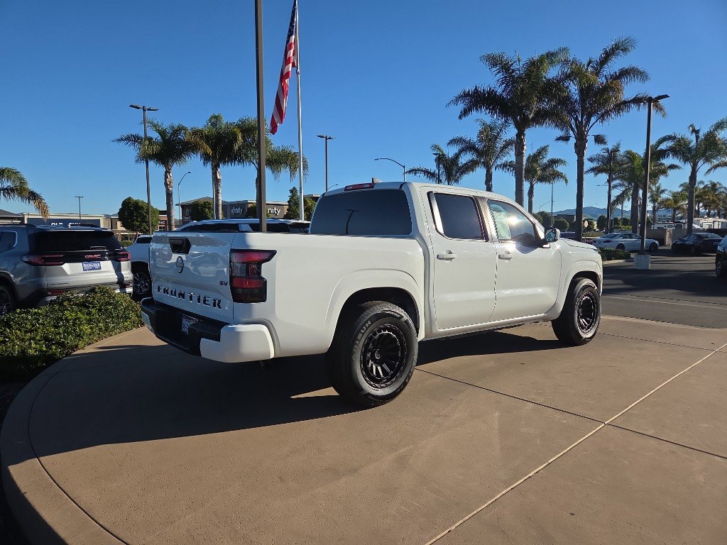 Used 2023 Nissan Frontier SV image 6