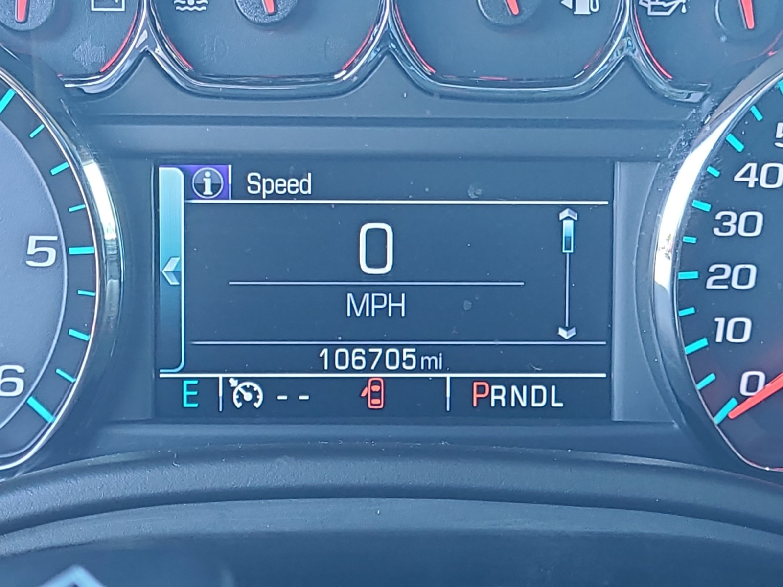 Used 2017 Chevrolet Suburban LT RWD image 11