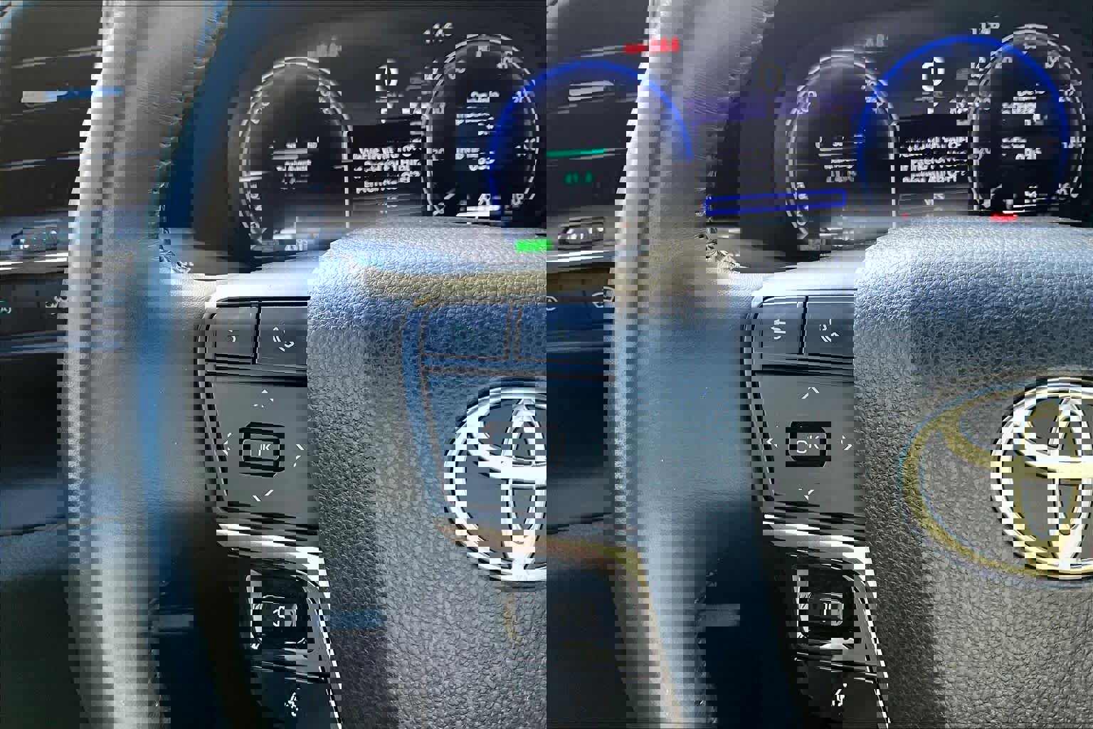 Used 2023 Toyota Crown XLE image 22