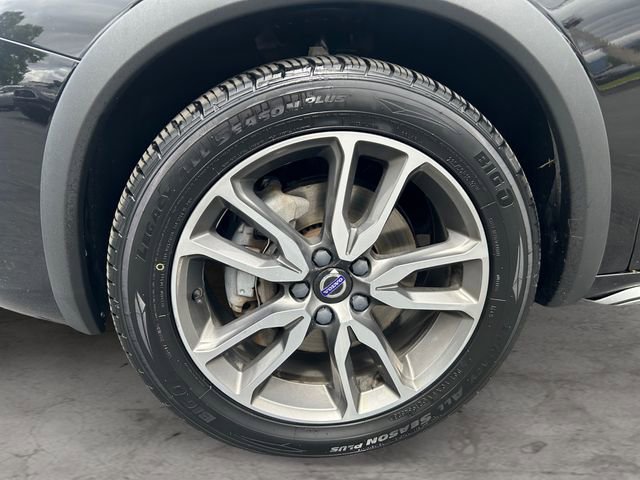 Used 2018 Volvo V60 T5 Cross Country AWD/4WD image 9