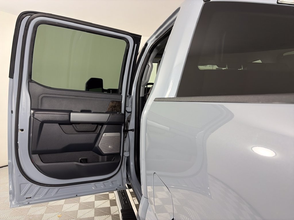 Certified 2025 Ford F350 Lariat AWD/4WD image 12