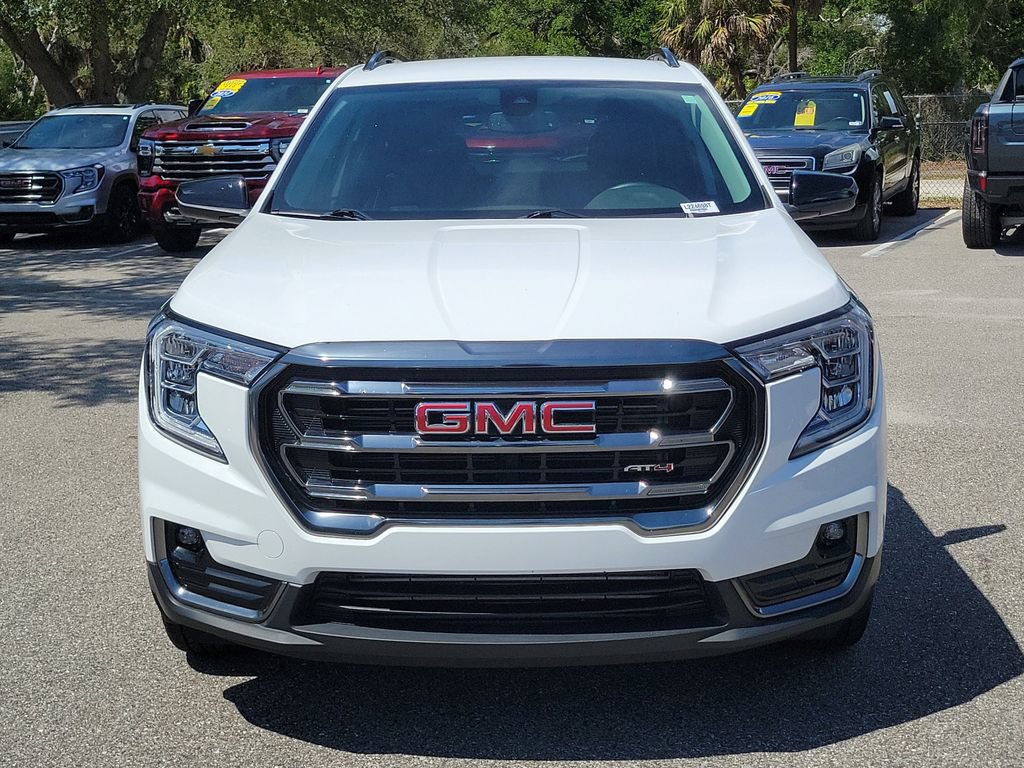 Used 2023 GMC Terrain AT4 AWD/4WD image 2