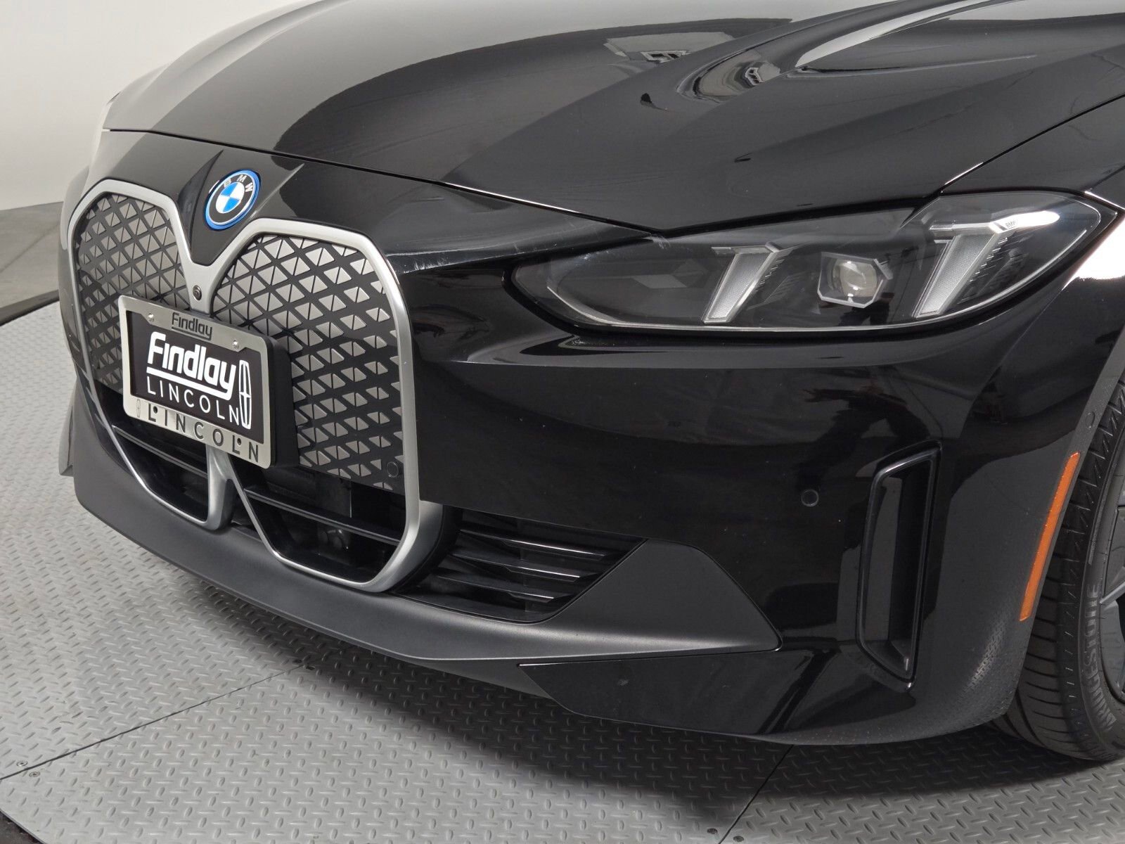 Used 2025 BMW i4 eDrive40 w/ Parking Assistance Package RWD image 8