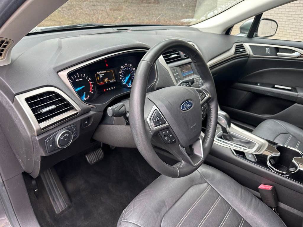 Used 2014 Ford Fusion SE w/ Equipment Group 202A image 48