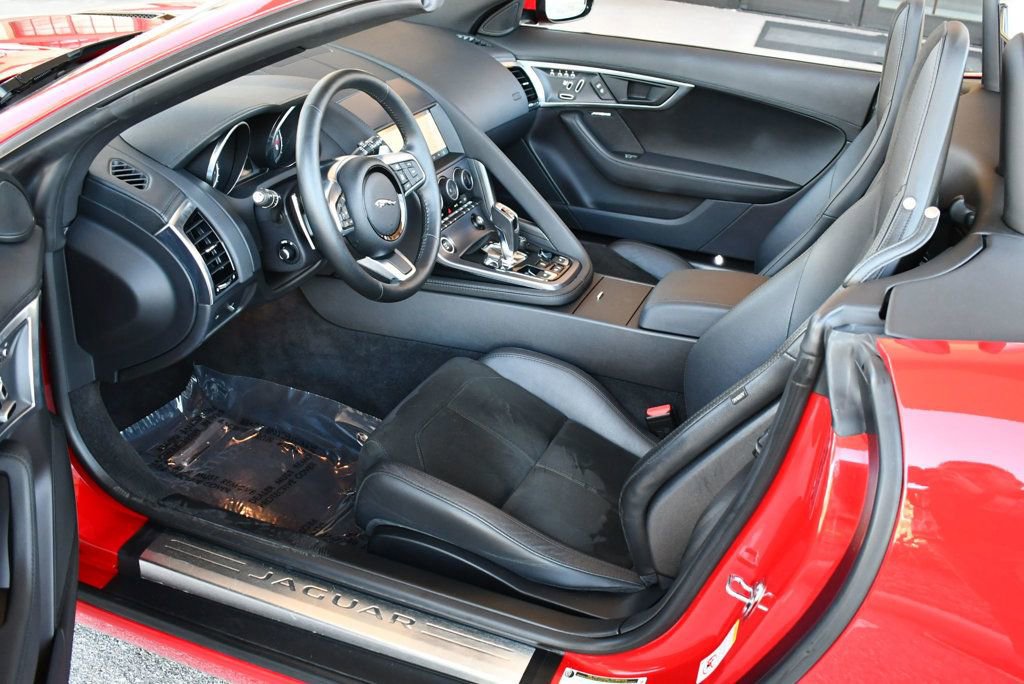 Used 2019 Jaguar F-TYPE Convertible image 49
