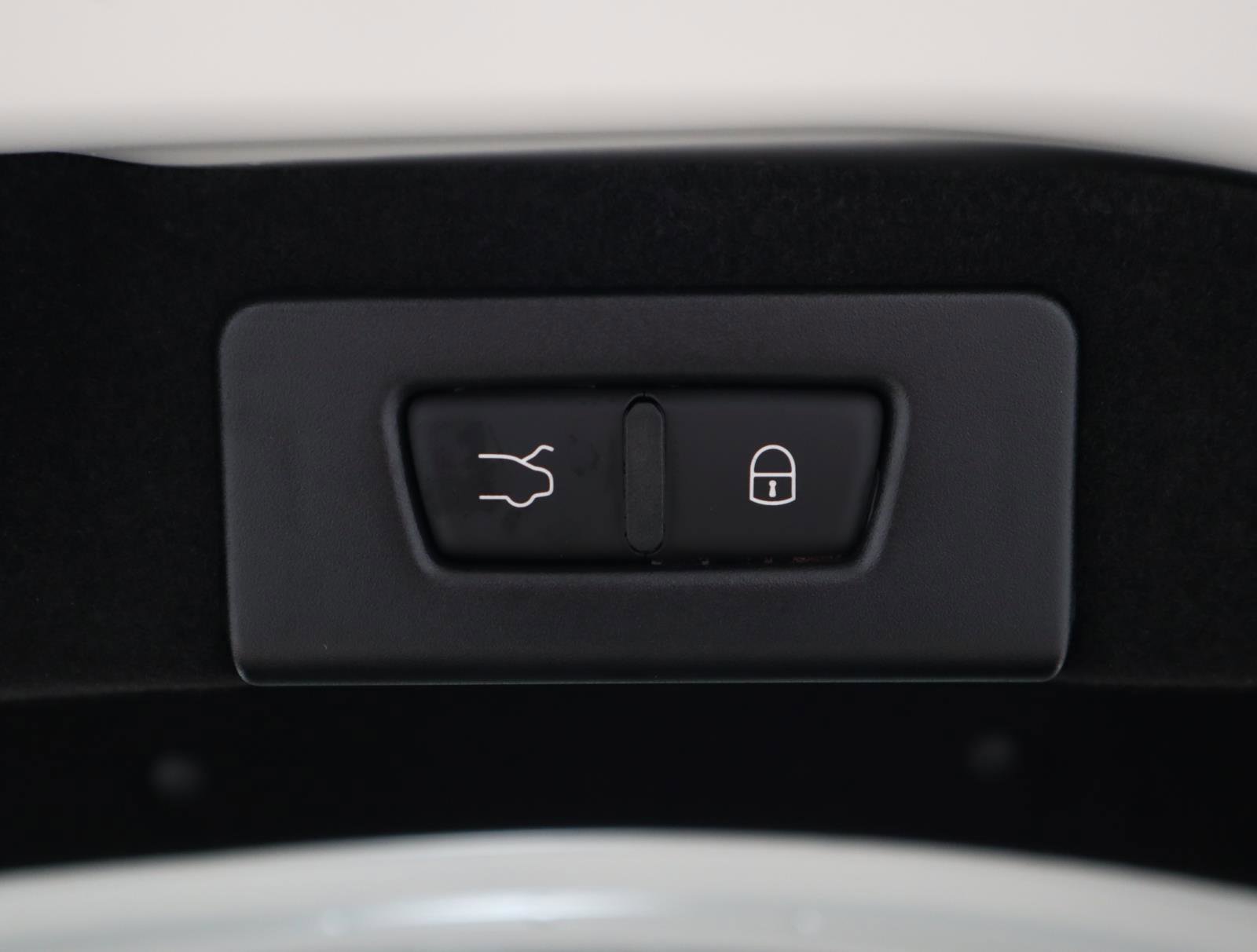 Used 2024 Maserati Ghibli Modena Q4 image 12