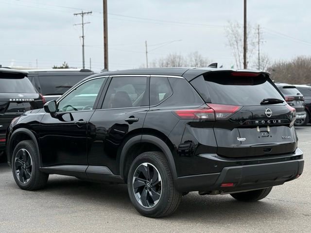 Used 2024 Nissan Rogue SV image 41