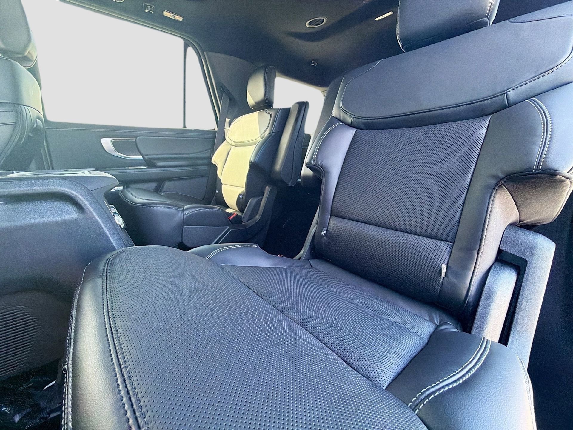 New 2026 Ford Expedition Platinum w/ Stealth Appearance Package image 33