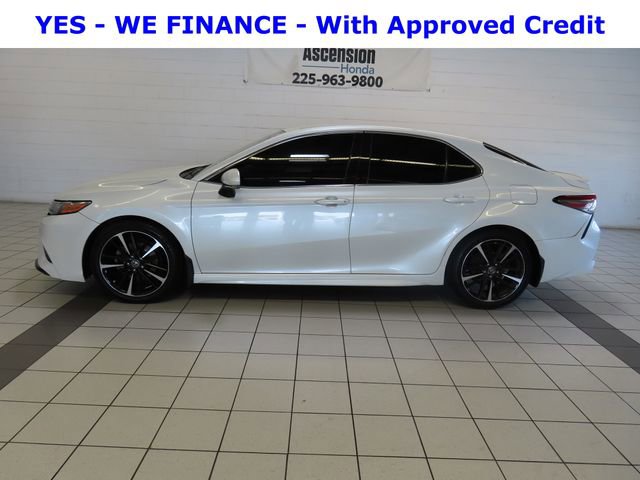 Used 2018 Toyota Camry XSE image 3