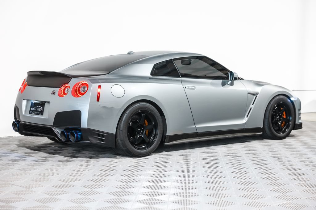 Used 2015 Nissan GT-R Black Edition AWD/4WD image 6