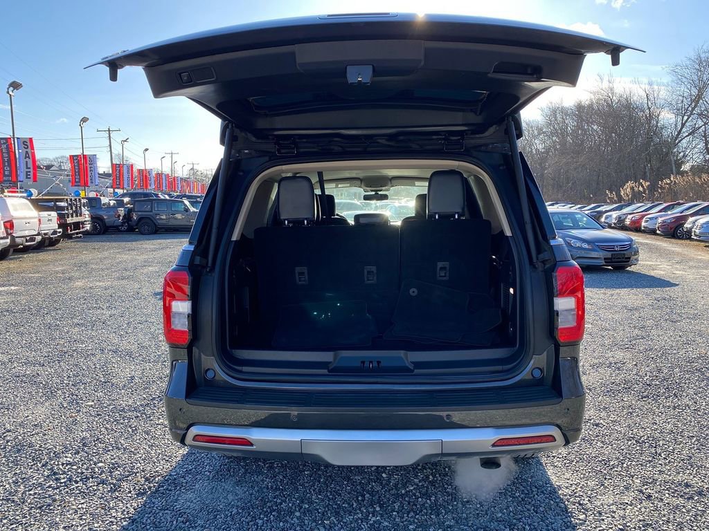 Used 2023 Ford Expedition XLT image 27