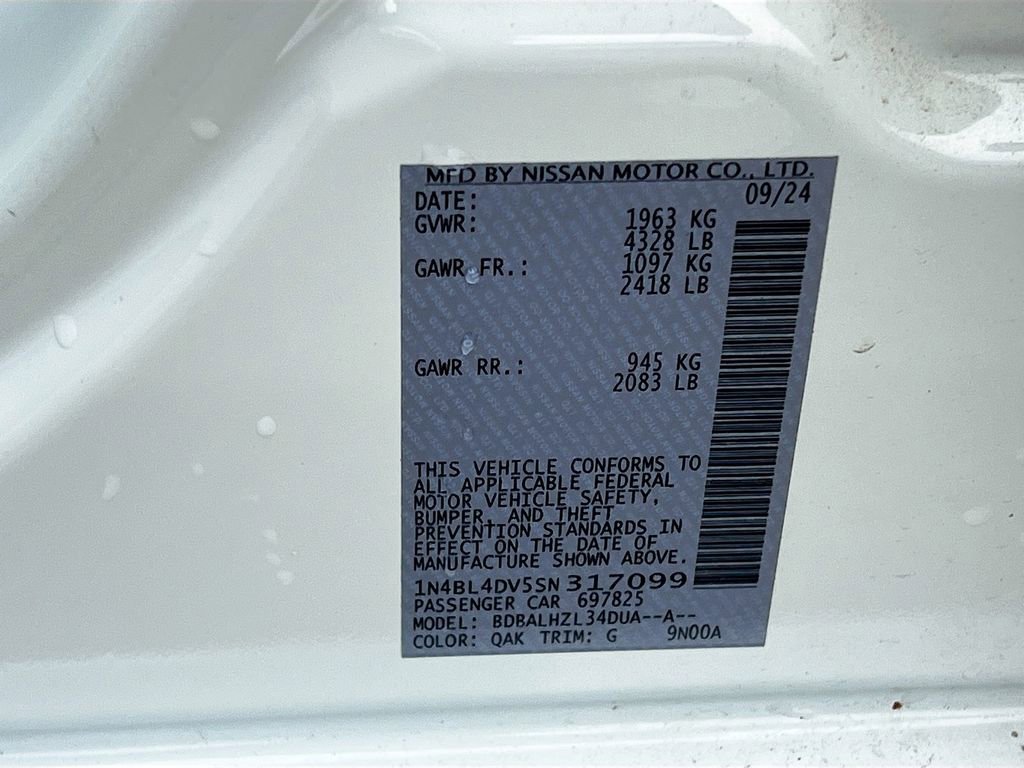 Used 2025 Nissan Altima 2.5 SV FWD image 31