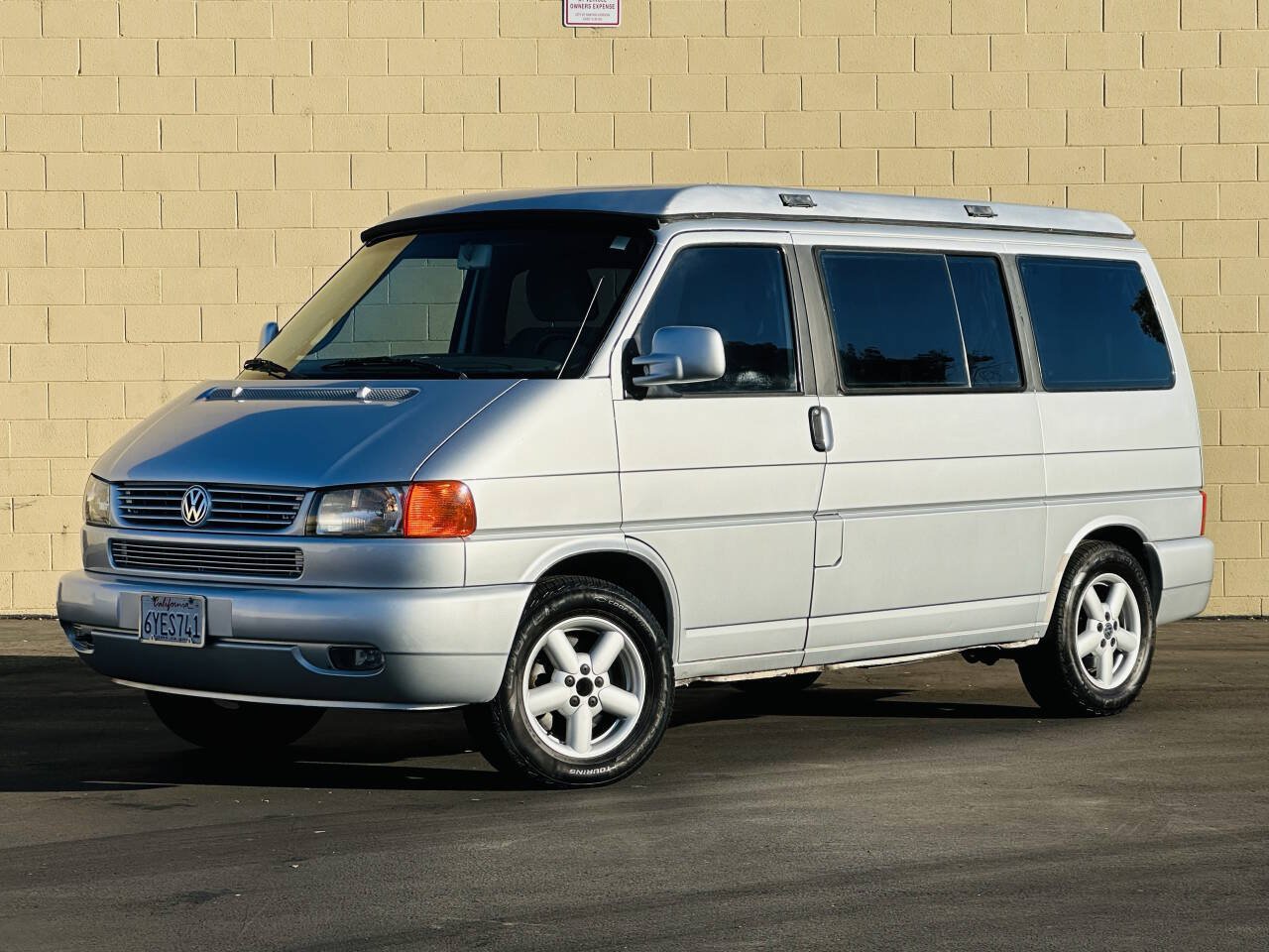 Used 2002 Volkswagen Eurovan MV FWD image 3