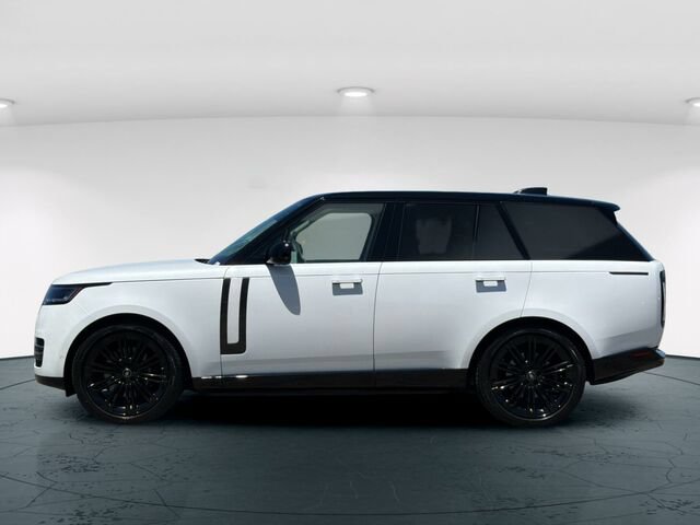 Used 2024 Land Rover Range Rover SE AWD/4WD image 3