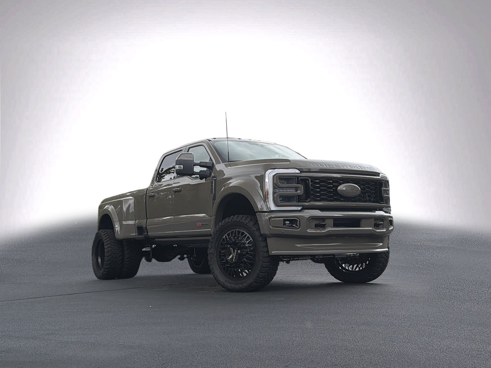 Used 2026 Ford F450 Platinum w/ Platinum Plus Package AWD/4WD video 2