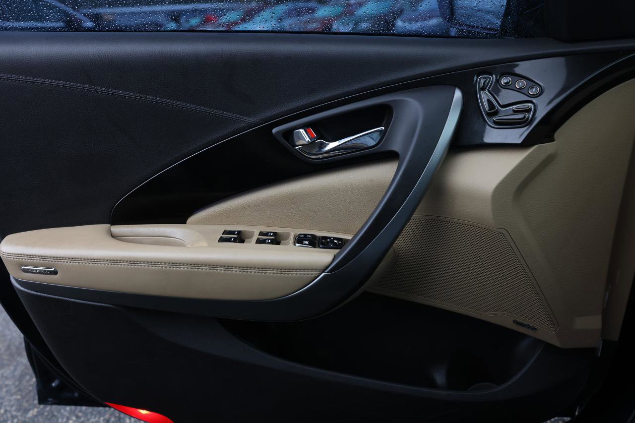 Used 2013 Hyundai Azera w/ Technology Pkg image 40