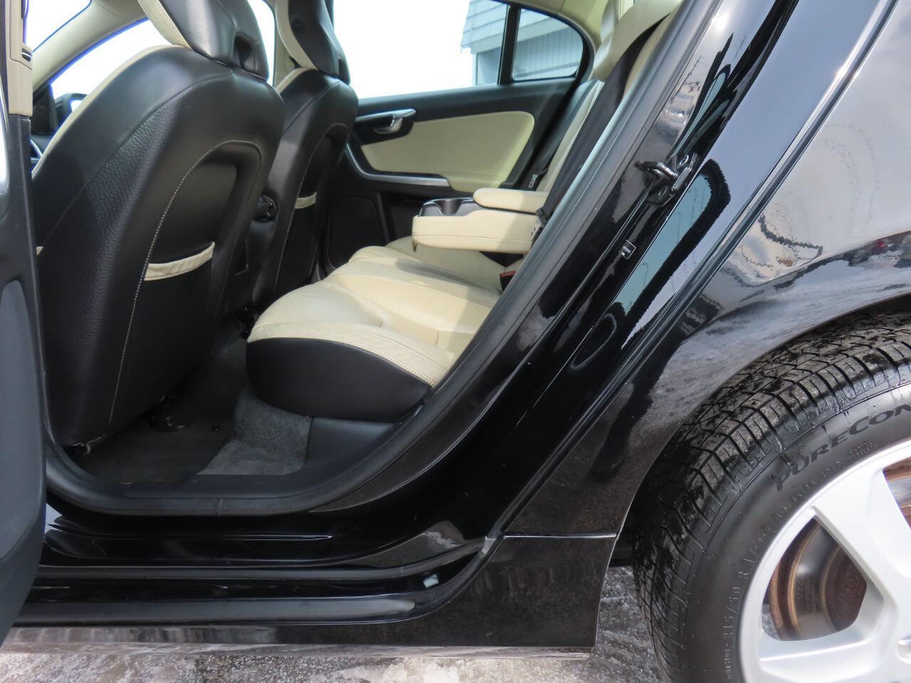 Used 2012 Volvo S60 T5 image 13