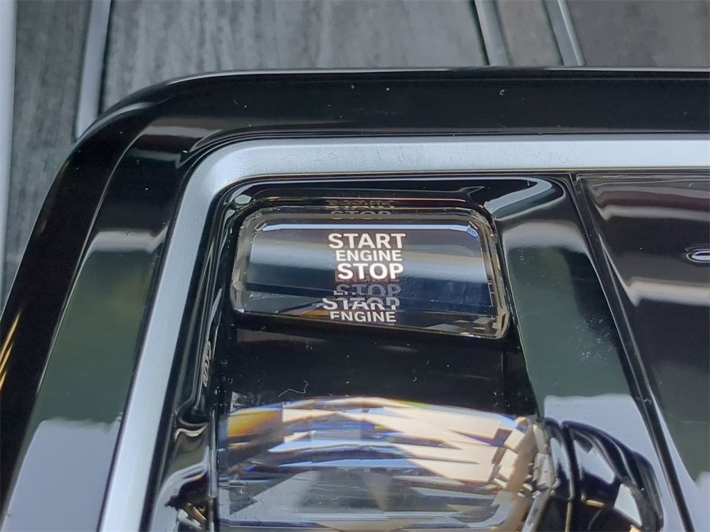 Certified 2023 BMW 760i xDrive w/ Executive Package image 30