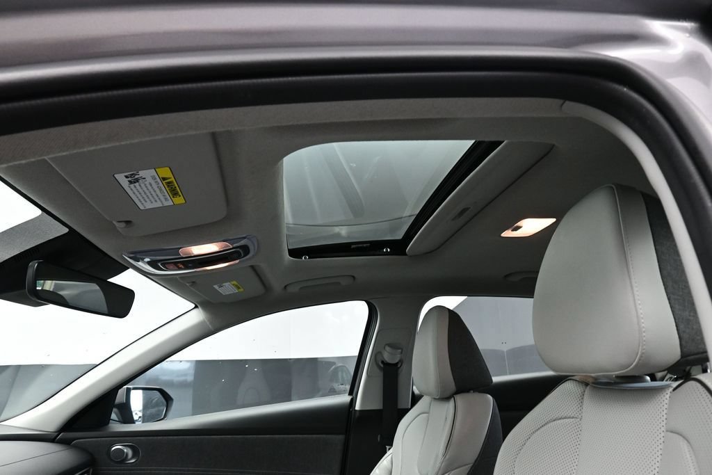 Used 2024 Hyundai Elantra Limited FWD image 26