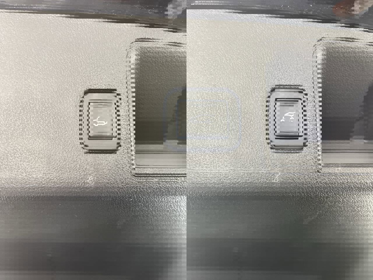 Certified 2024 GMC Terrain SLT image 31