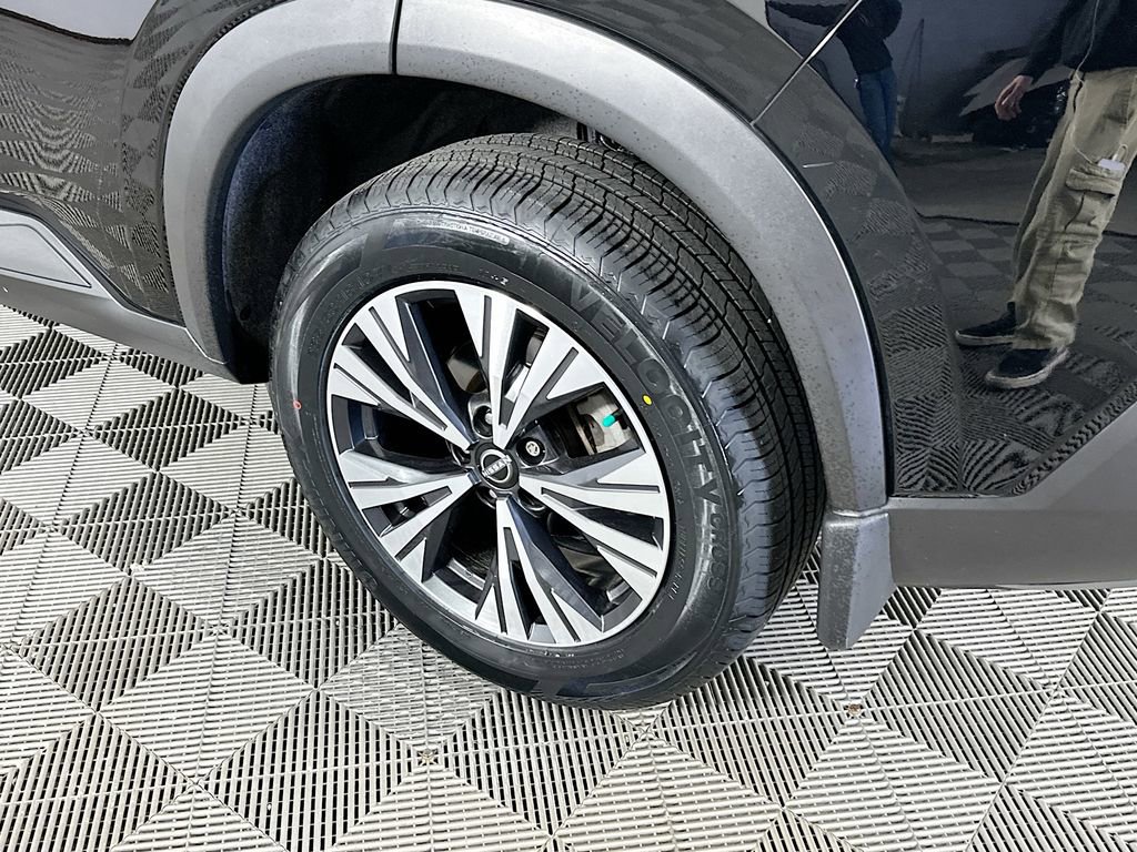 Certified 2023 Nissan Rogue SV image 37