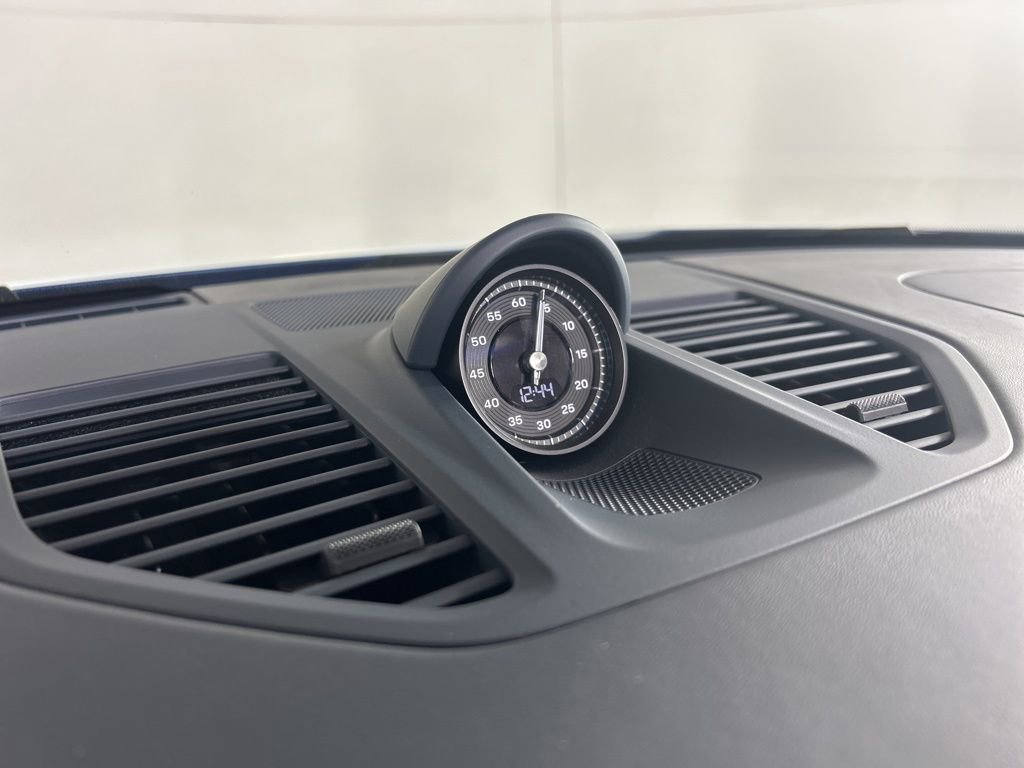 Certified 2025 Porsche 911 Carrera image 32