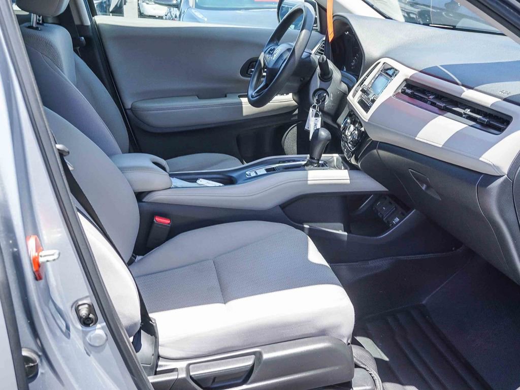 Used 2017 Honda HR-V LX image 12